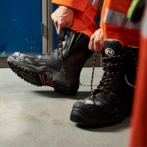 Safety shoes or boots